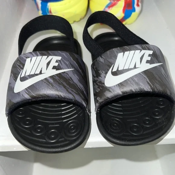 Nike Sandals - Picture 1 of 3